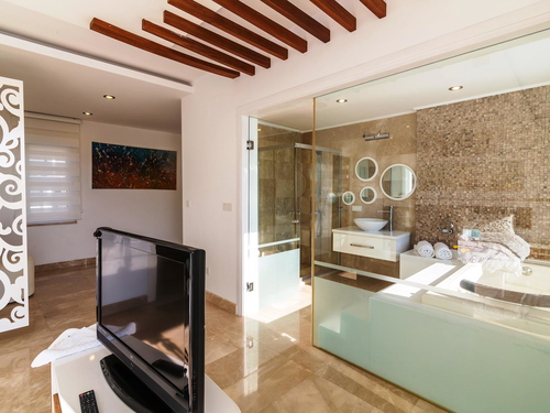  gece  -  Kasım
  | Kalkan Kızıltaş Deniz Manzaralı Lüks Villa: Jakuzili, 8 Kişilik Tatil
